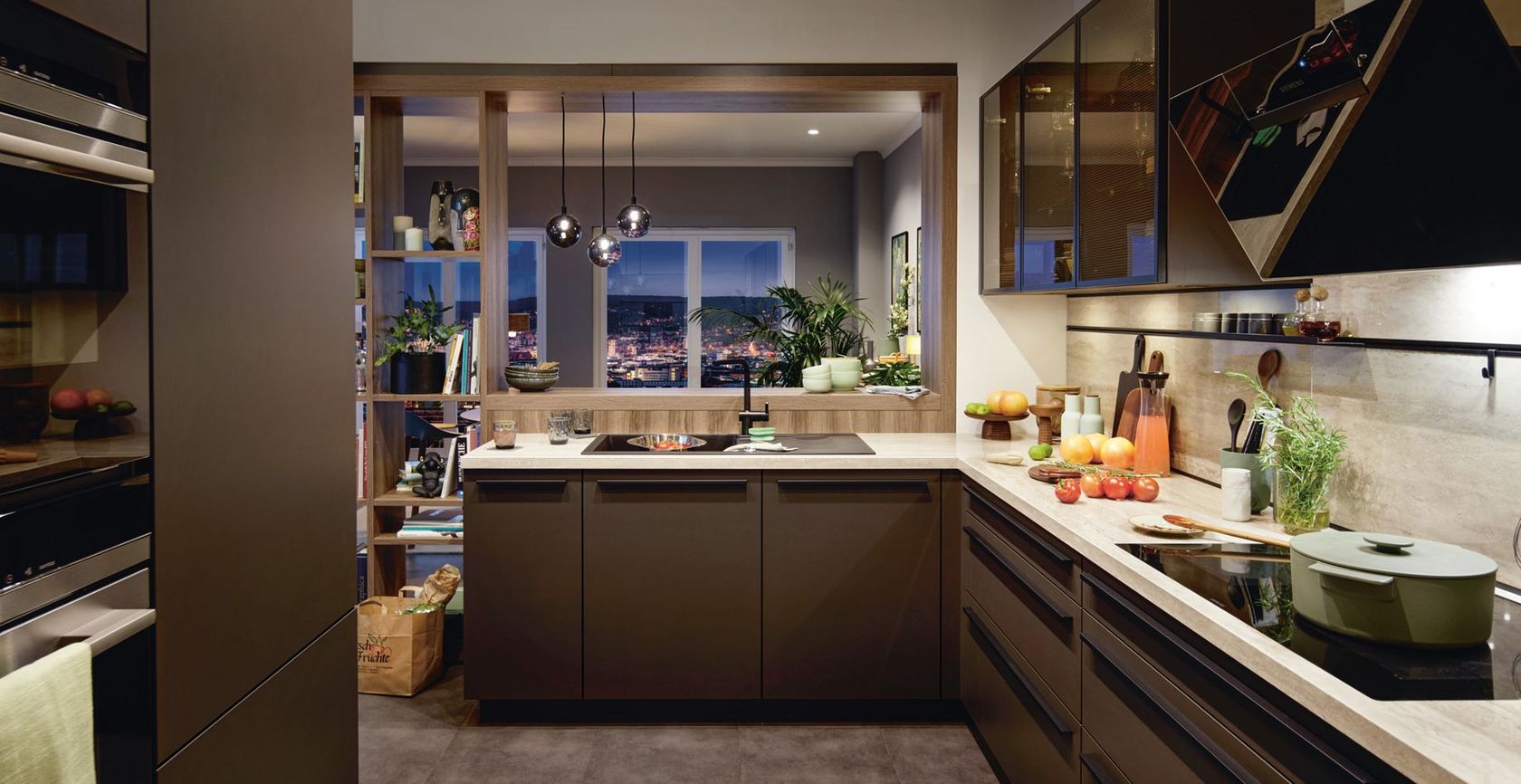 MODEL AROSA - Plynulé přechody mezi kuchyní, obývacím pokojem a pracovním prostorem